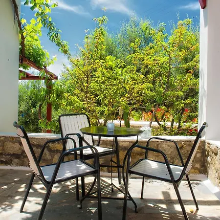 Charissi Hotell 3*