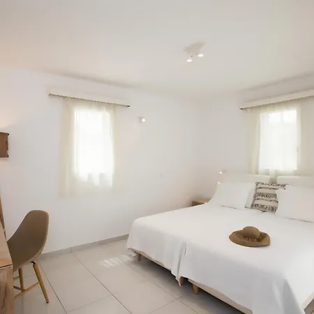 Charissi Hotel 3*