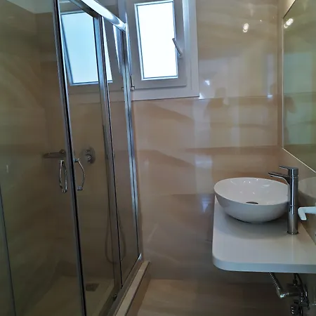 Charissi Hotel 3*