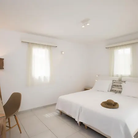 Charissi Hotel 3*
