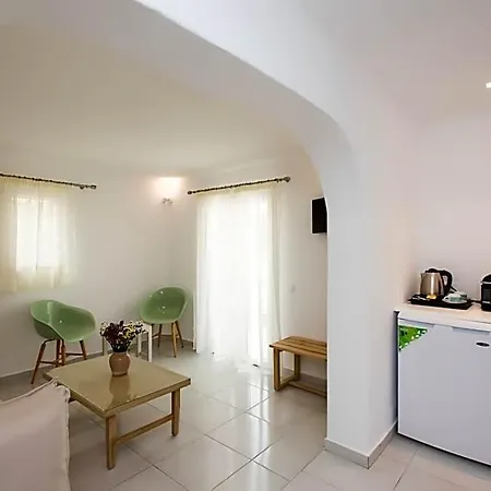 Charissi Hotel