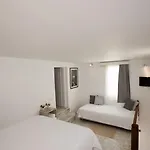 Otel Charissi 3*