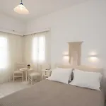 Otel Charissi